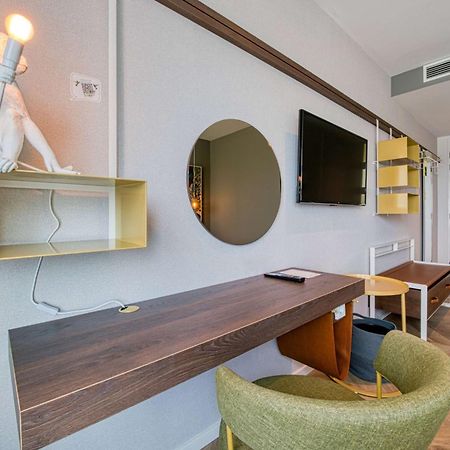 Отель Vienna House Easy By Wyndham Amsterdam Airport Schiphol Хоофддорп Экстерьер фото