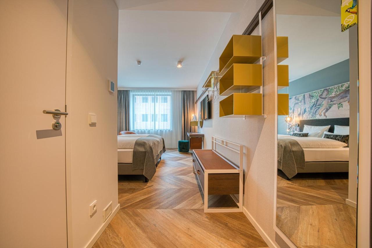 Отель Vienna House Easy By Wyndham Amsterdam Airport Schiphol Хоофддорп Экстерьер фото