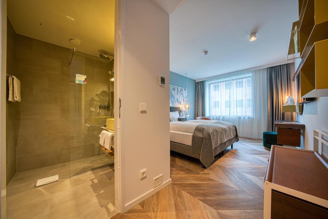 Отель Vienna House Easy By Wyndham Amsterdam Airport Schiphol Хоофддорп Экстерьер фото
