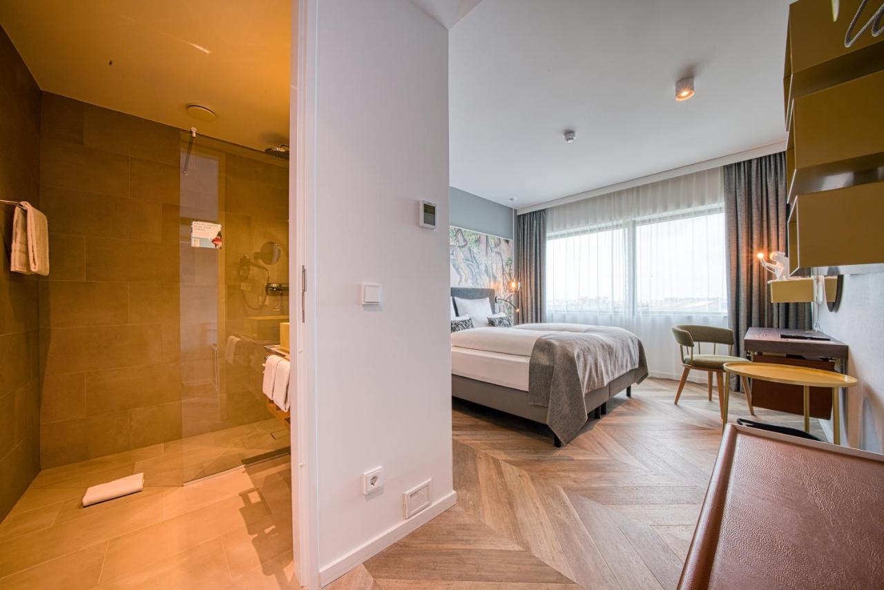 Отель Vienna House Easy By Wyndham Amsterdam Airport Schiphol Хоофддорп Экстерьер фото