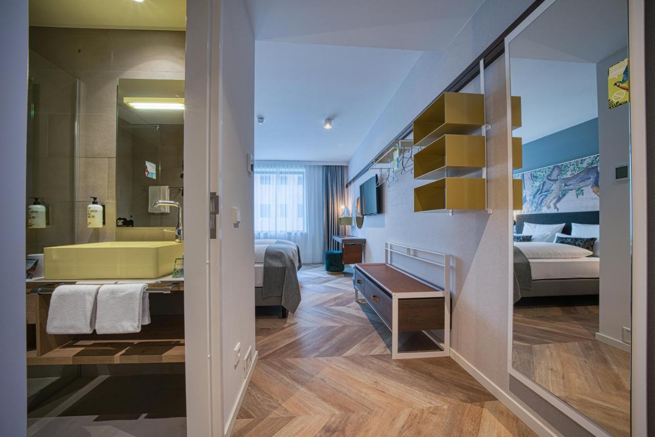 Отель Vienna House Easy By Wyndham Amsterdam Airport Schiphol Хоофддорп Экстерьер фото