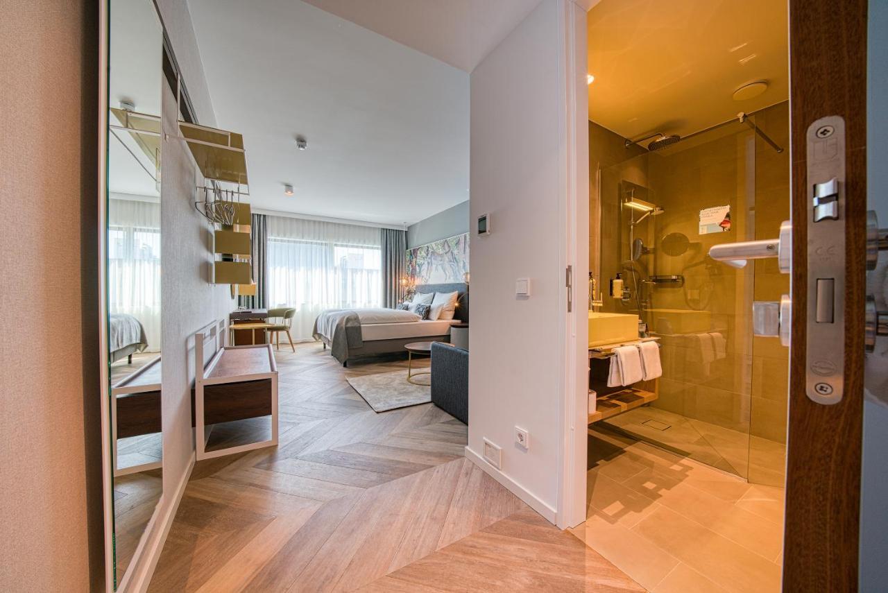 Отель Vienna House Easy By Wyndham Amsterdam Airport Schiphol Хоофддорп Экстерьер фото