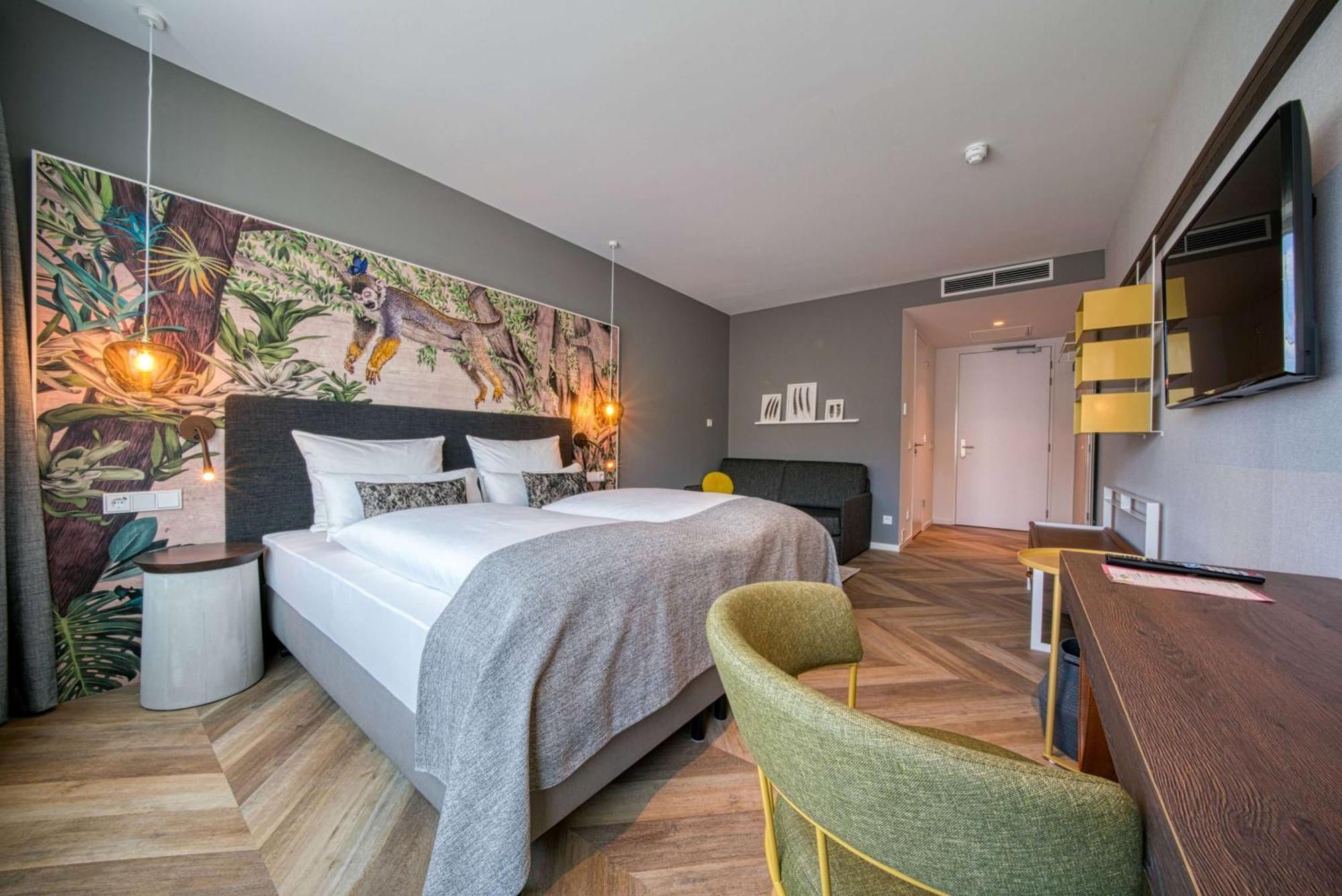 Отель Vienna House Easy By Wyndham Amsterdam Airport Schiphol Хоофддорп Экстерьер фото