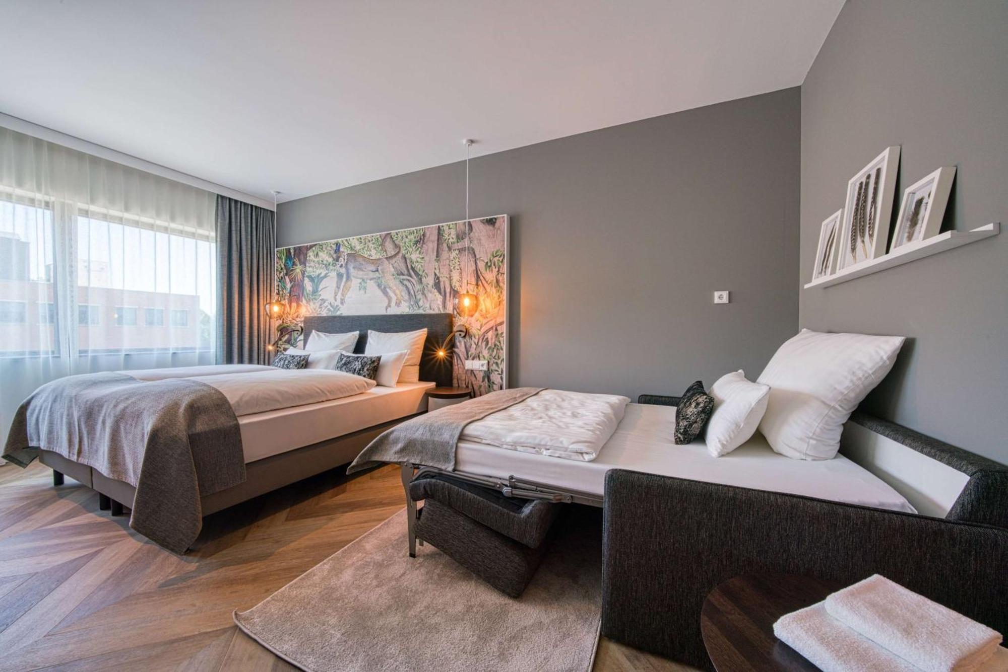 Отель Vienna House Easy By Wyndham Amsterdam Airport Schiphol Хоофддорп Экстерьер фото