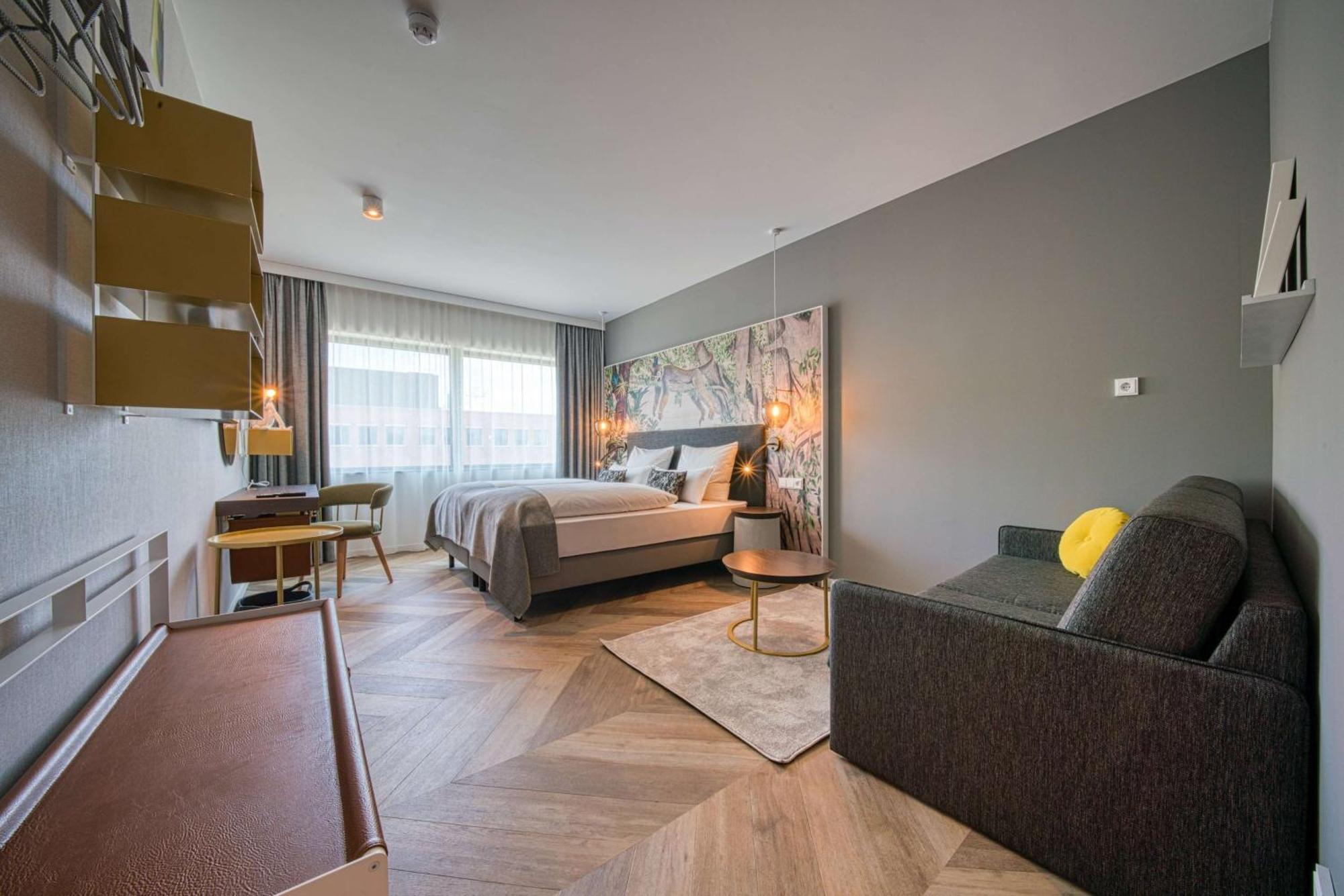 Отель Vienna House Easy By Wyndham Amsterdam Airport Schiphol Хоофддорп Экстерьер фото