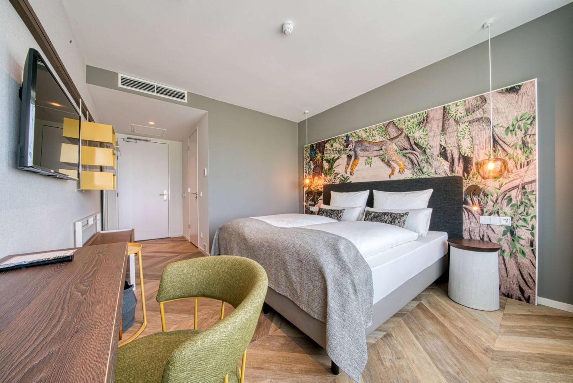 Отель Vienna House Easy By Wyndham Amsterdam Airport Schiphol Хоофддорп Экстерьер фото