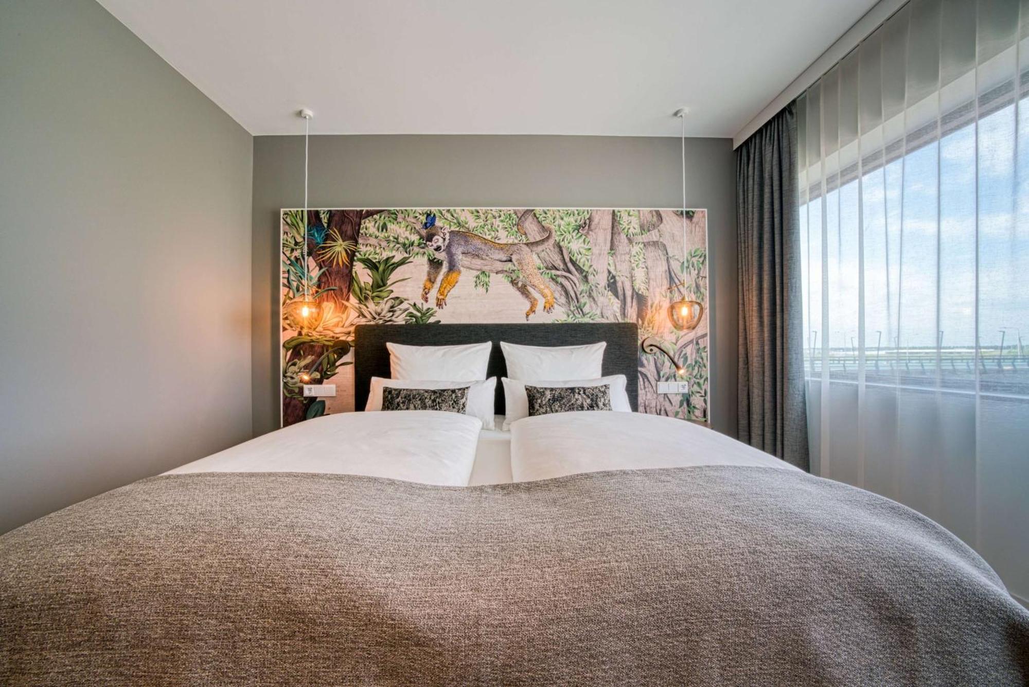 Отель Vienna House Easy By Wyndham Amsterdam Airport Schiphol Хоофддорп Экстерьер фото