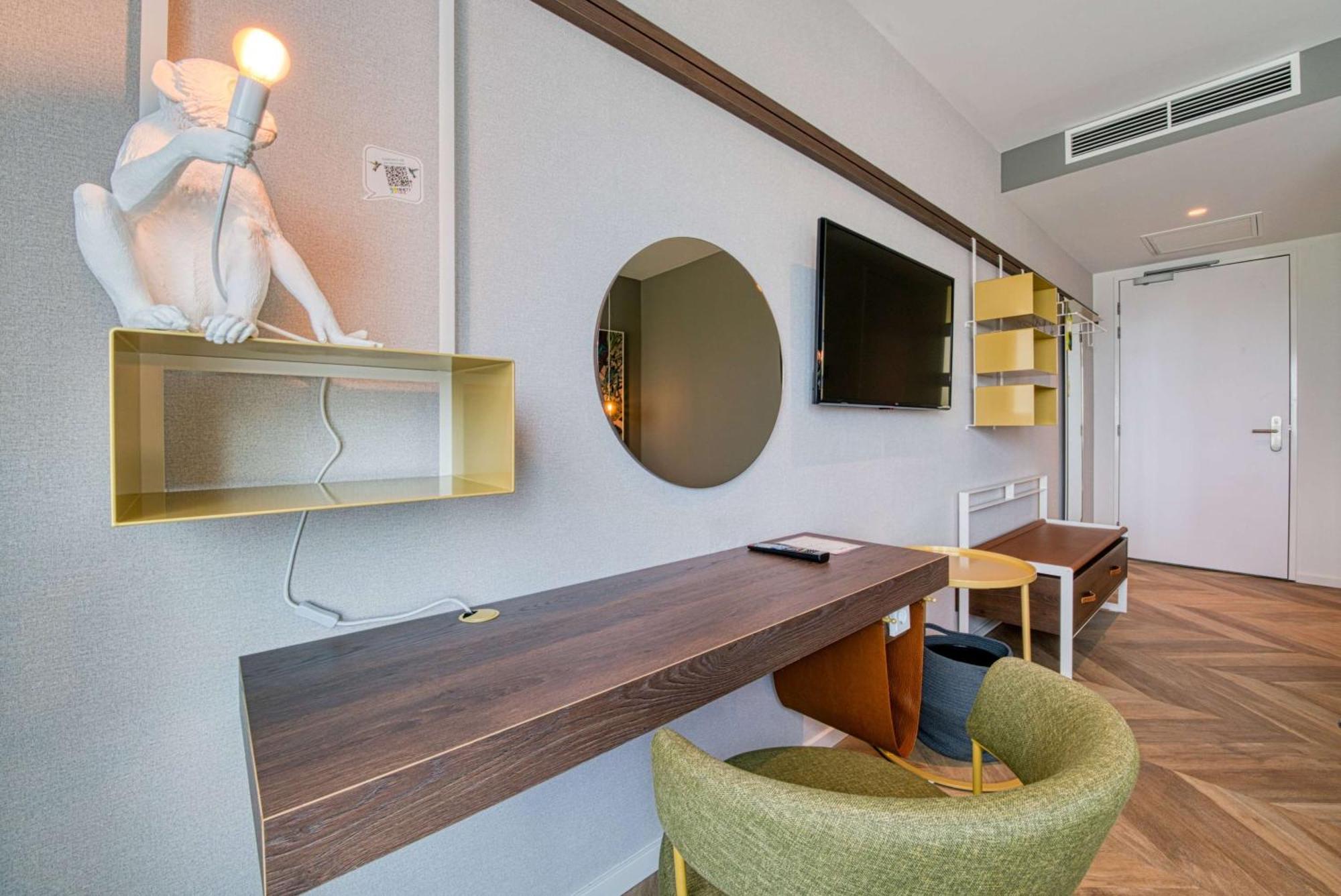 Отель Vienna House Easy By Wyndham Amsterdam Airport Schiphol Хоофддорп Экстерьер фото