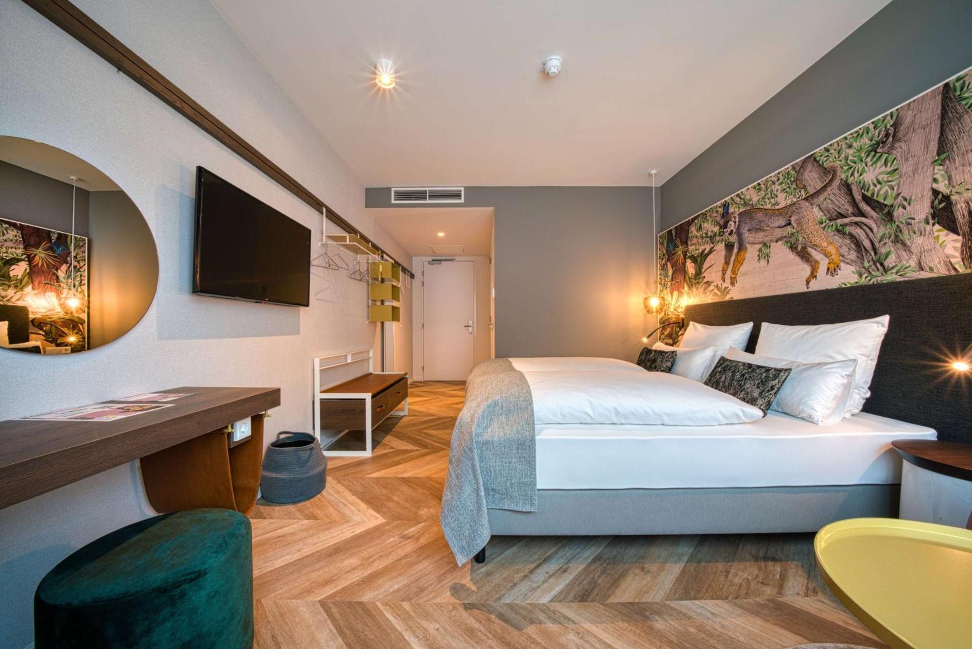 Отель Vienna House Easy By Wyndham Amsterdam Airport Schiphol Хоофддорп Экстерьер фото