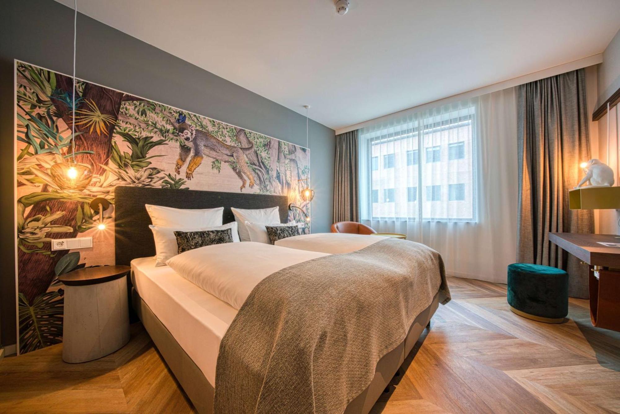 Отель Vienna House Easy By Wyndham Amsterdam Airport Schiphol Хоофддорп Экстерьер фото